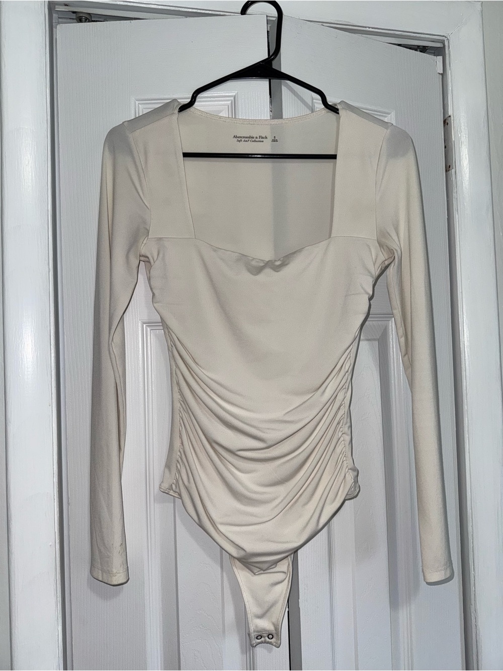 Abercrombie & Fitch Cream Long-Sleeve Ruched Bodysuit